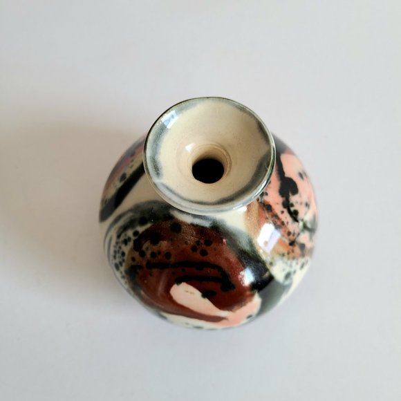 Hand made set of pottery signed by artist. - Picture 9 of 11